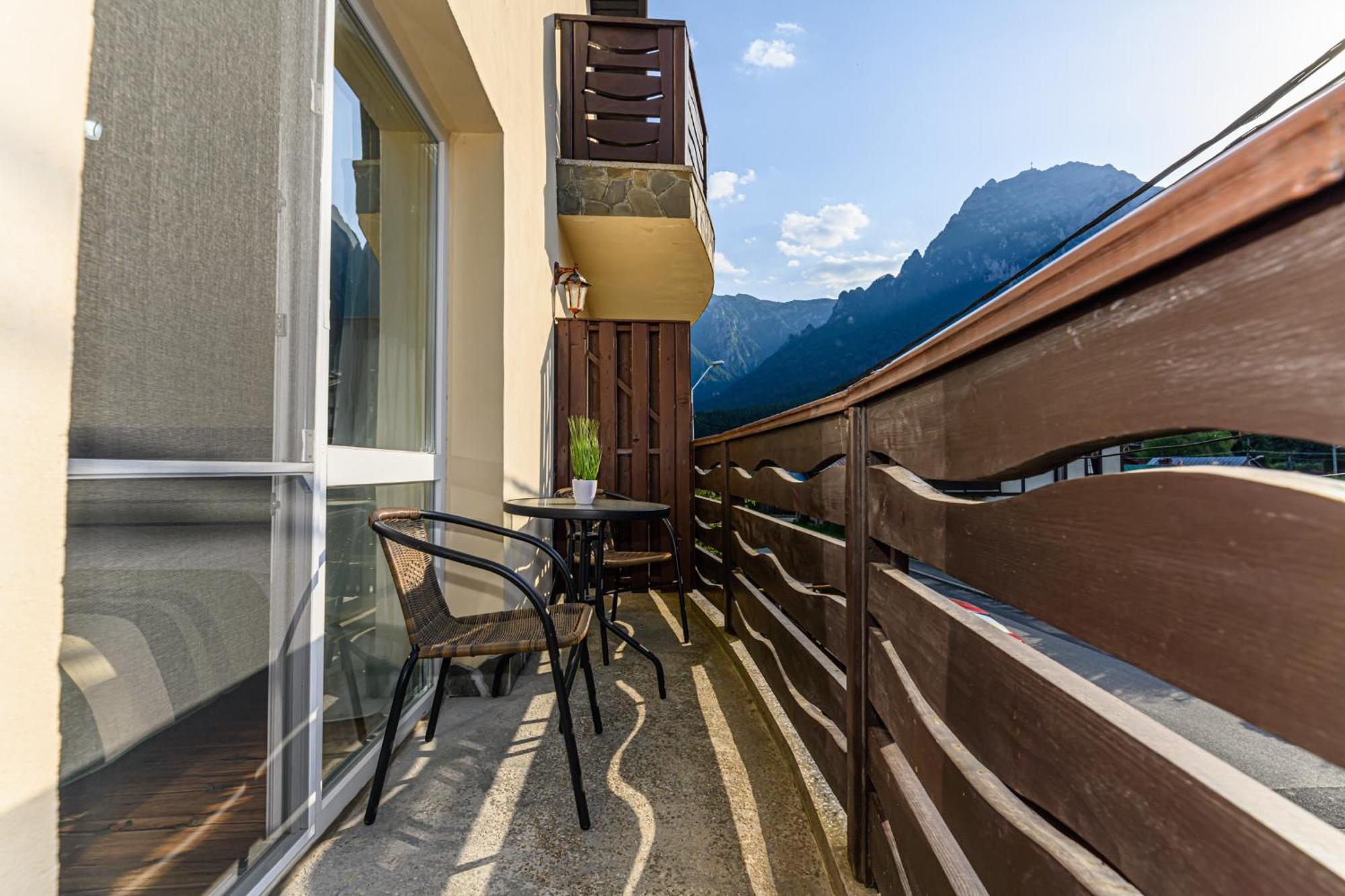 Hotel Casa Ramino Buşteni Zewnętrze zdjęcie