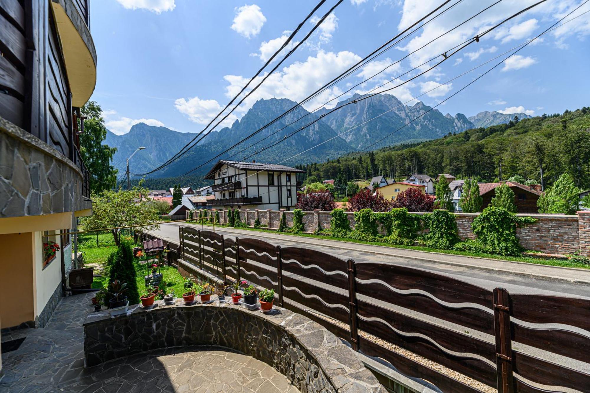 Hotel Casa Ramino Buşteni Zewnętrze zdjęcie
